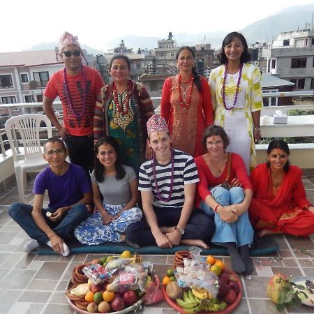 Shine Homestay Famille Francophone - Shine Home And Apartment Катманду Экстерьер фото