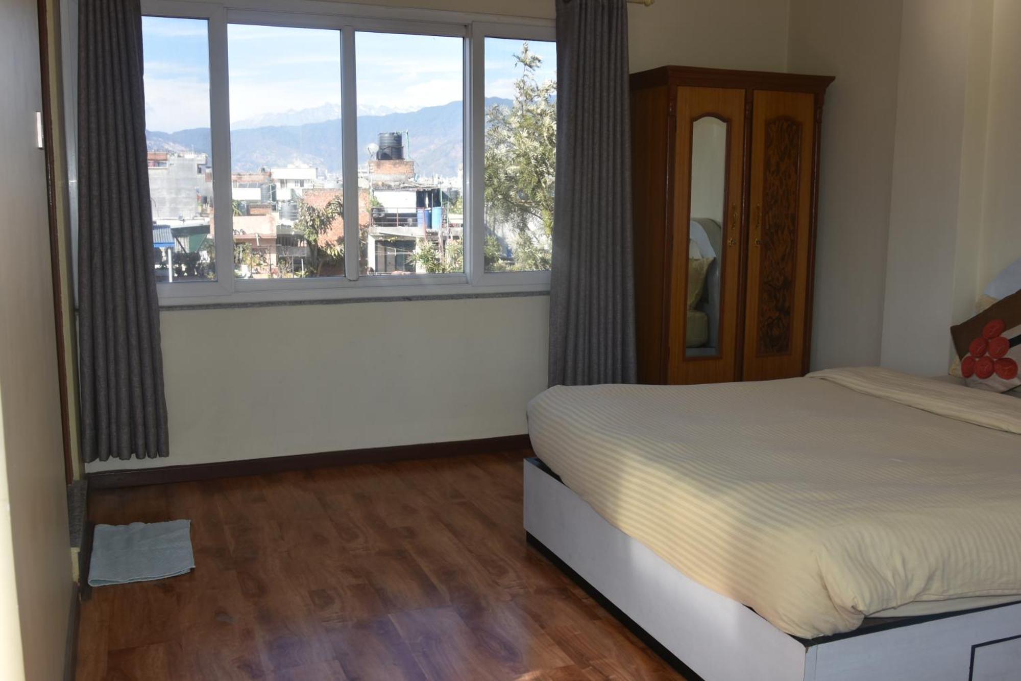 Shine Homestay Famille Francophone - Shine Home And Apartment Катманду Экстерьер фото
