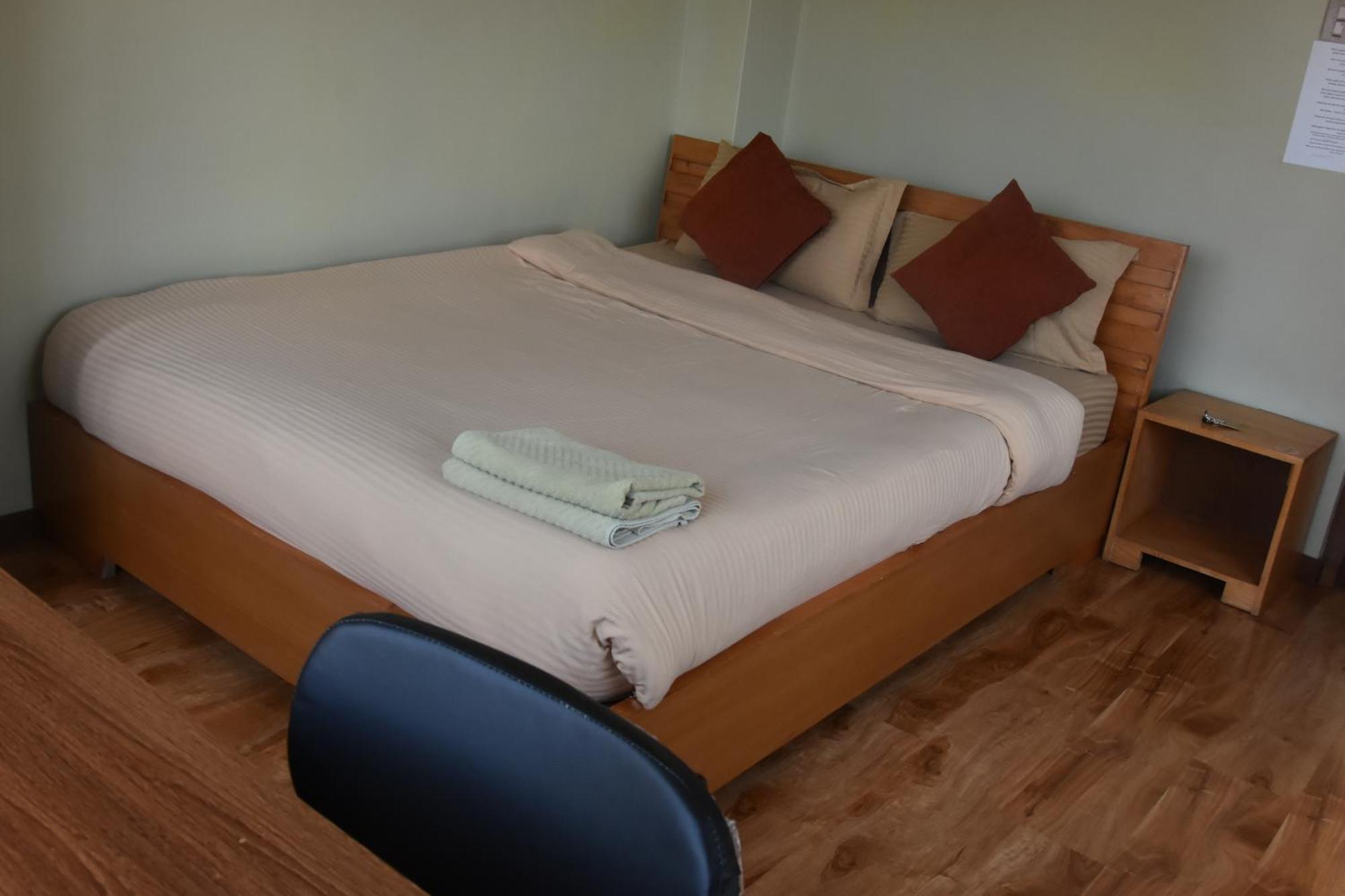Shine Homestay Famille Francophone - Shine Home And Apartment Катманду Экстерьер фото