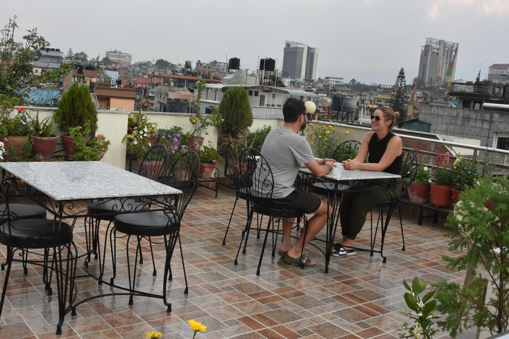 Shine Homestay Famille Francophone - Shine Home And Apartment Катманду Экстерьер фото