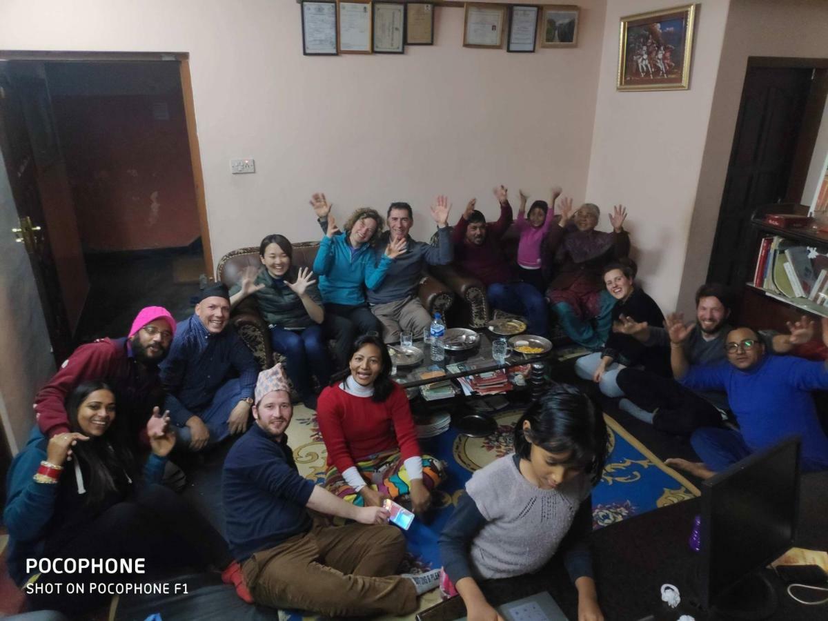 Shine Homestay Famille Francophone - Shine Home And Apartment Катманду Экстерьер фото