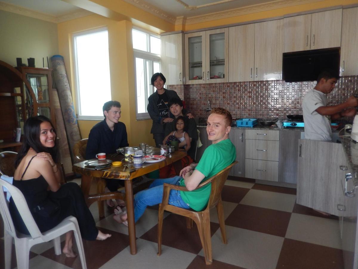 Shine Homestay Famille Francophone - Shine Home And Apartment Катманду Экстерьер фото