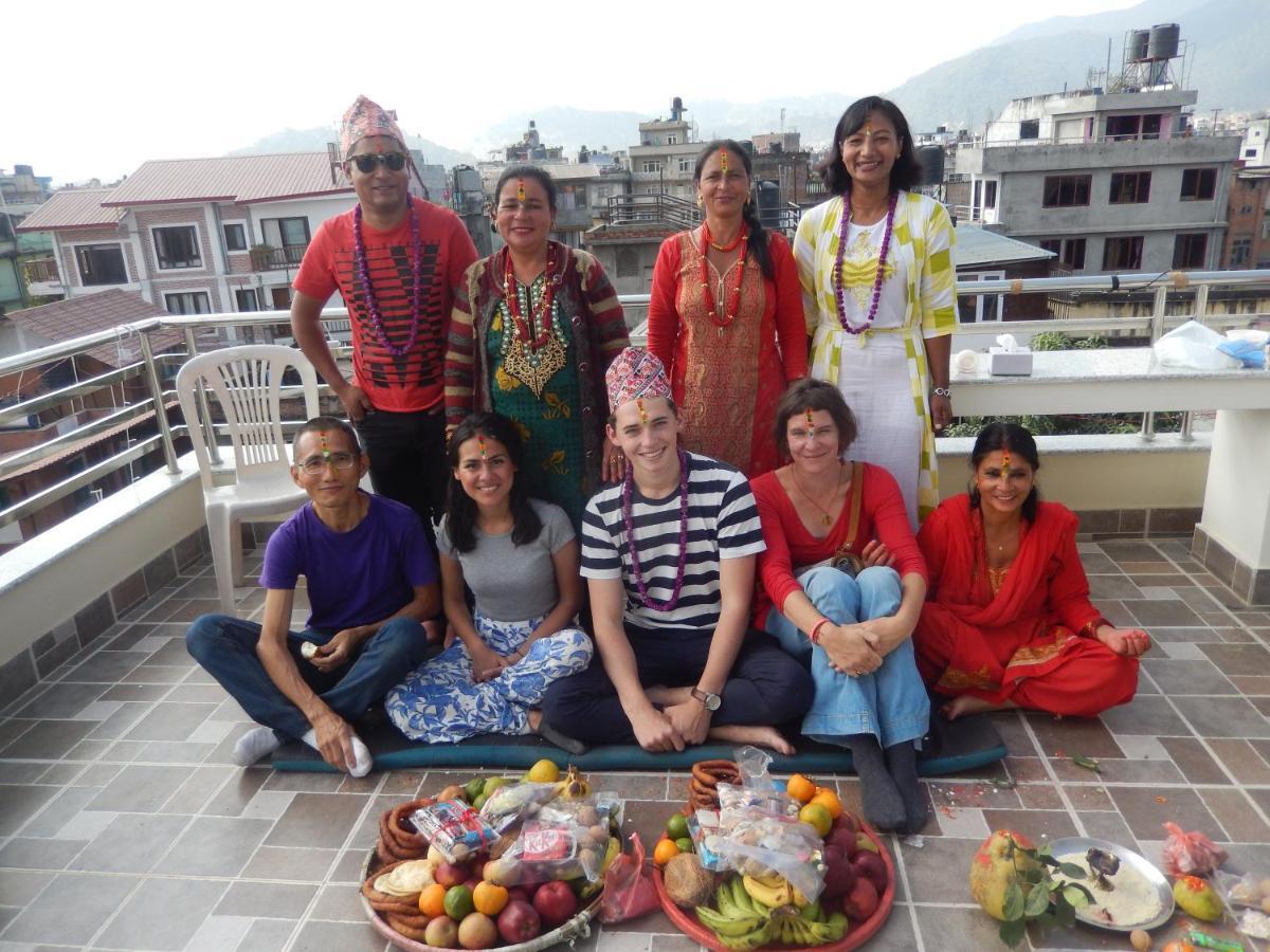 Shine Homestay Famille Francophone - Shine Home And Apartment Катманду Экстерьер фото